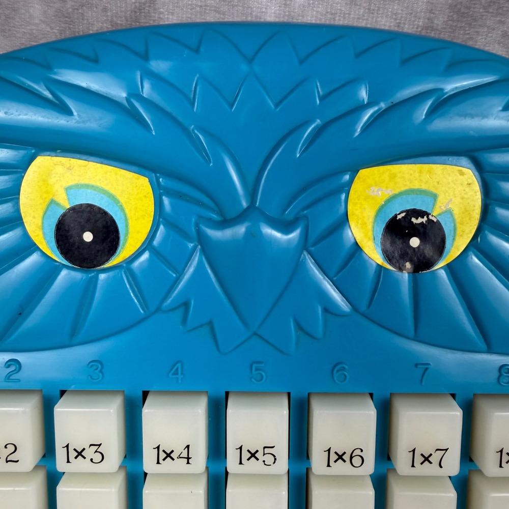 Vtg 90s Magic Math Randtoy Multiplication Owl Toy Push Button Times Table Tudor - Picture 6 of 7